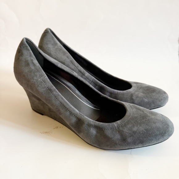 Vionic Camden Gray Suede Wedges Size 11 - Picture 1 of 7